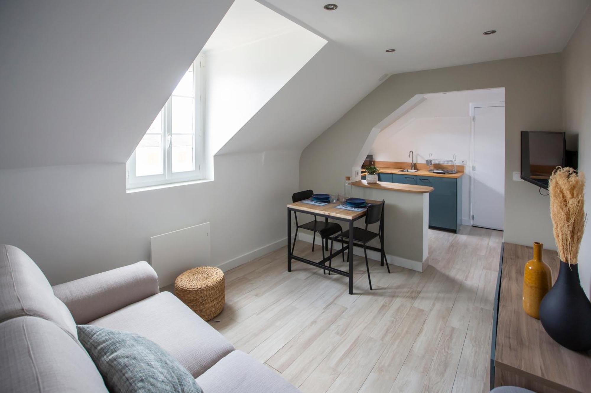 Modern In The Center. Poissy