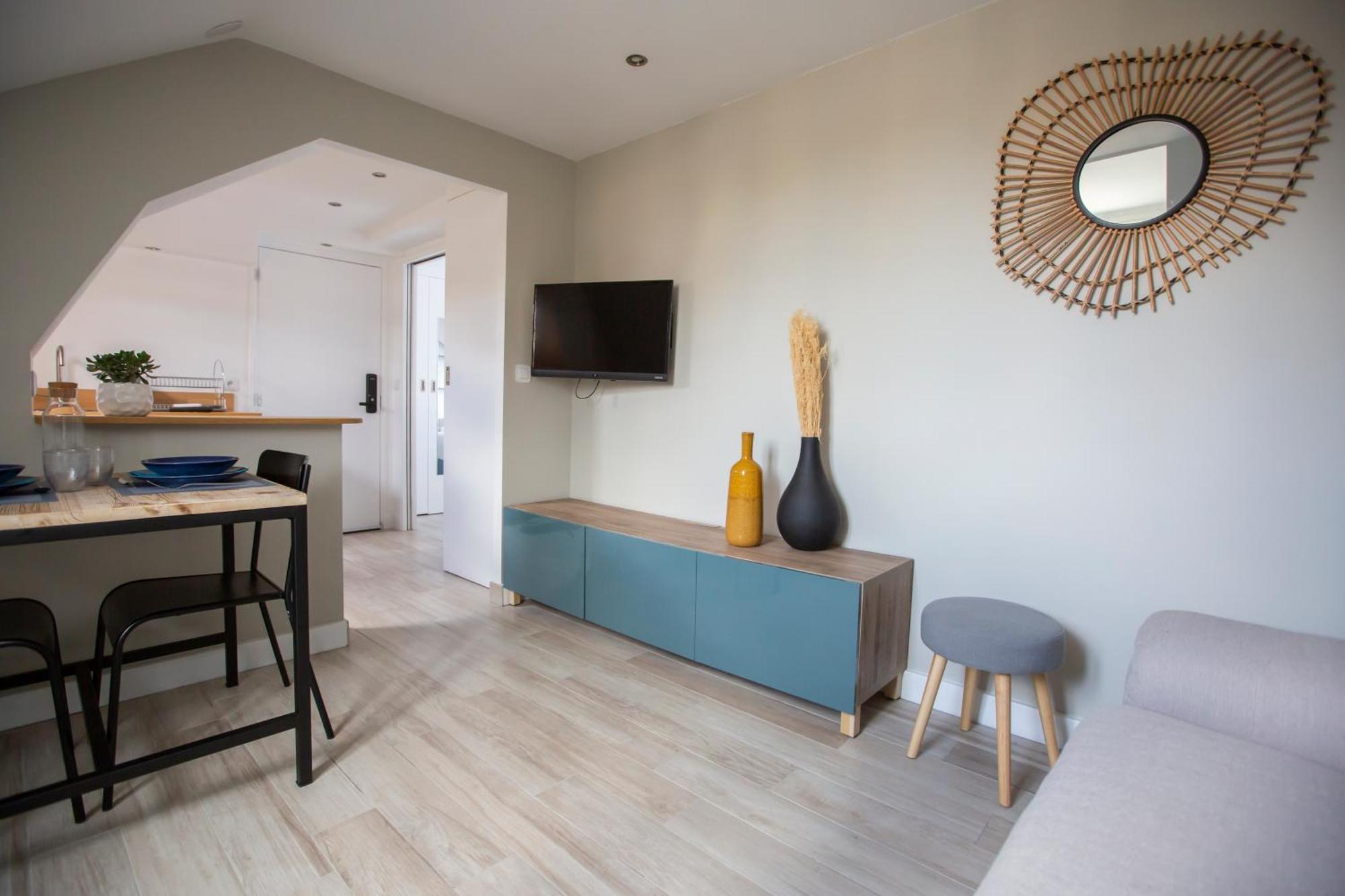 Modern In The Center. Apartment Poissy